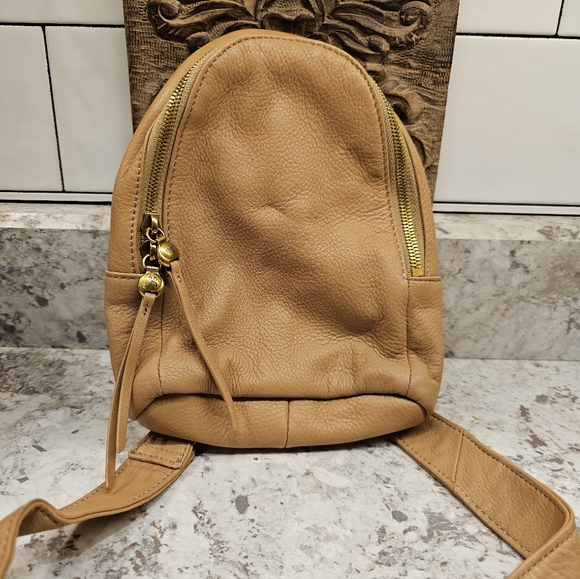HOBO Handbags - HOBO Convertible Fern Tan Leather Women's Sling